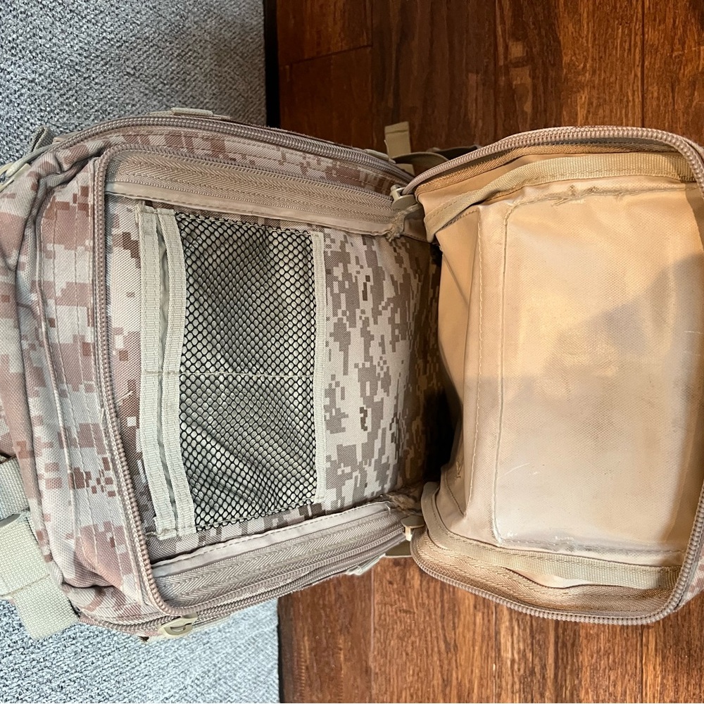 Camo Backpack - Picture 4 of 5